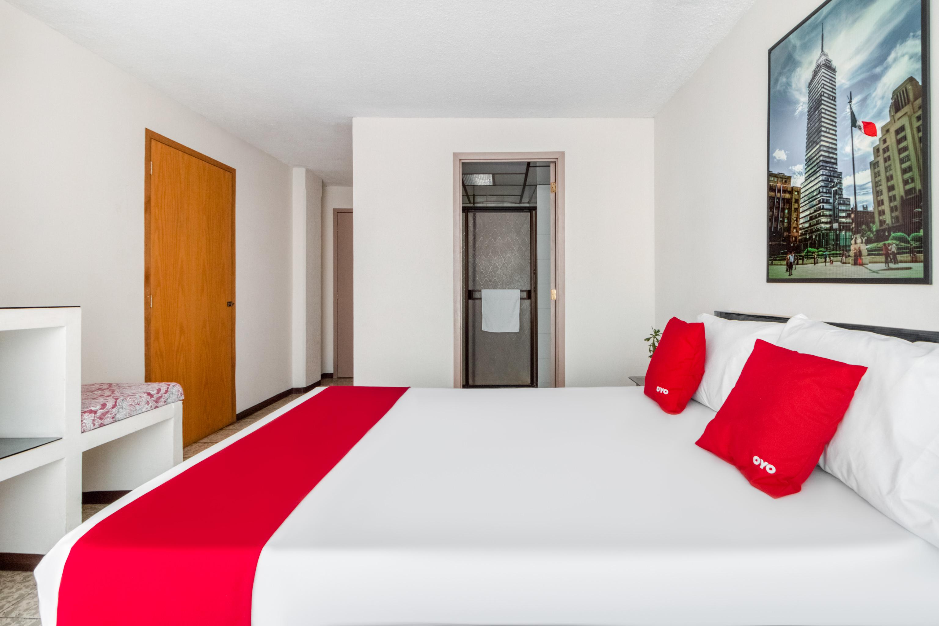 Oyo Del Llanito, Hotel 3*