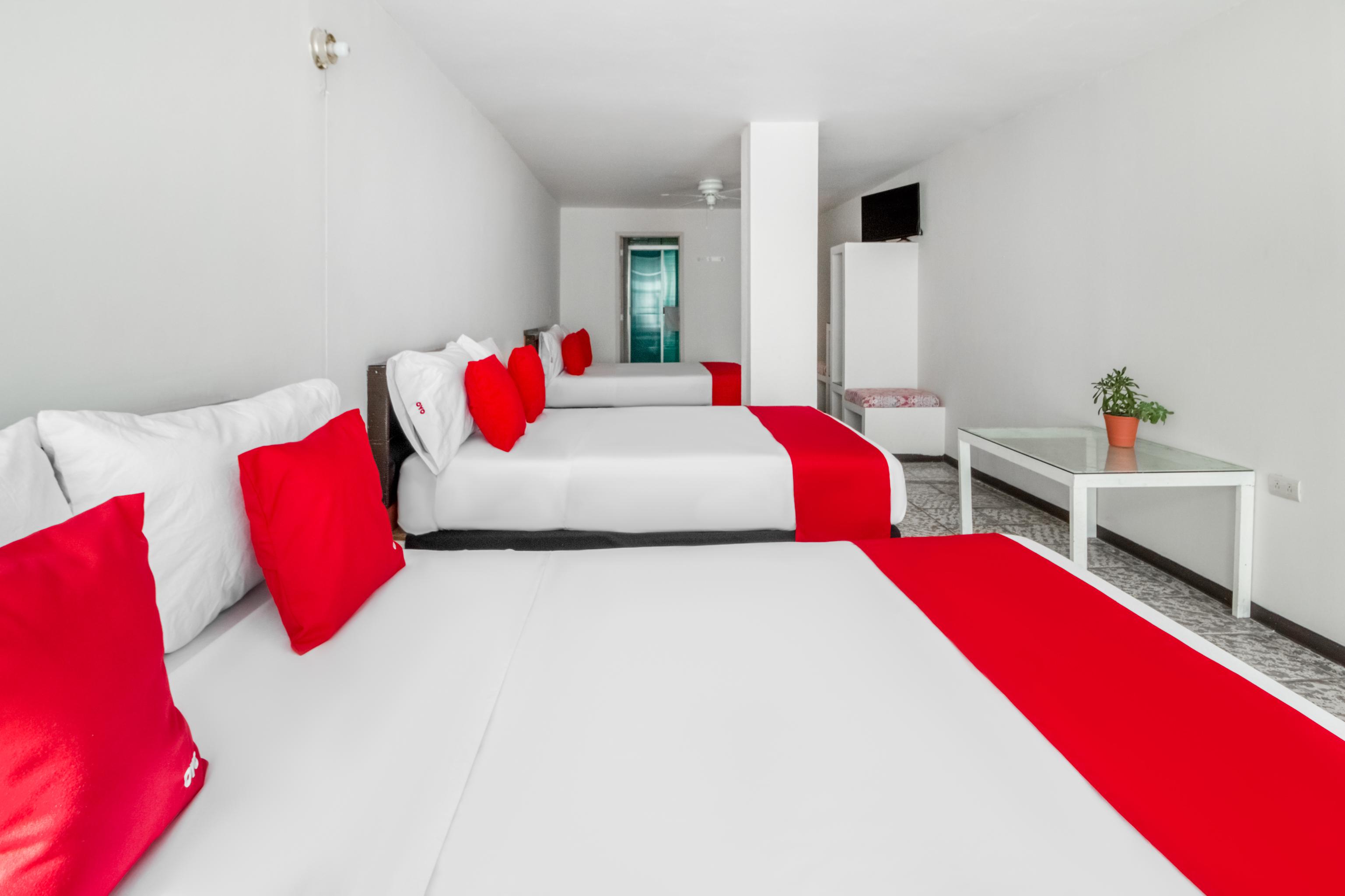 Hotel Oyo Del Llanito, 3*