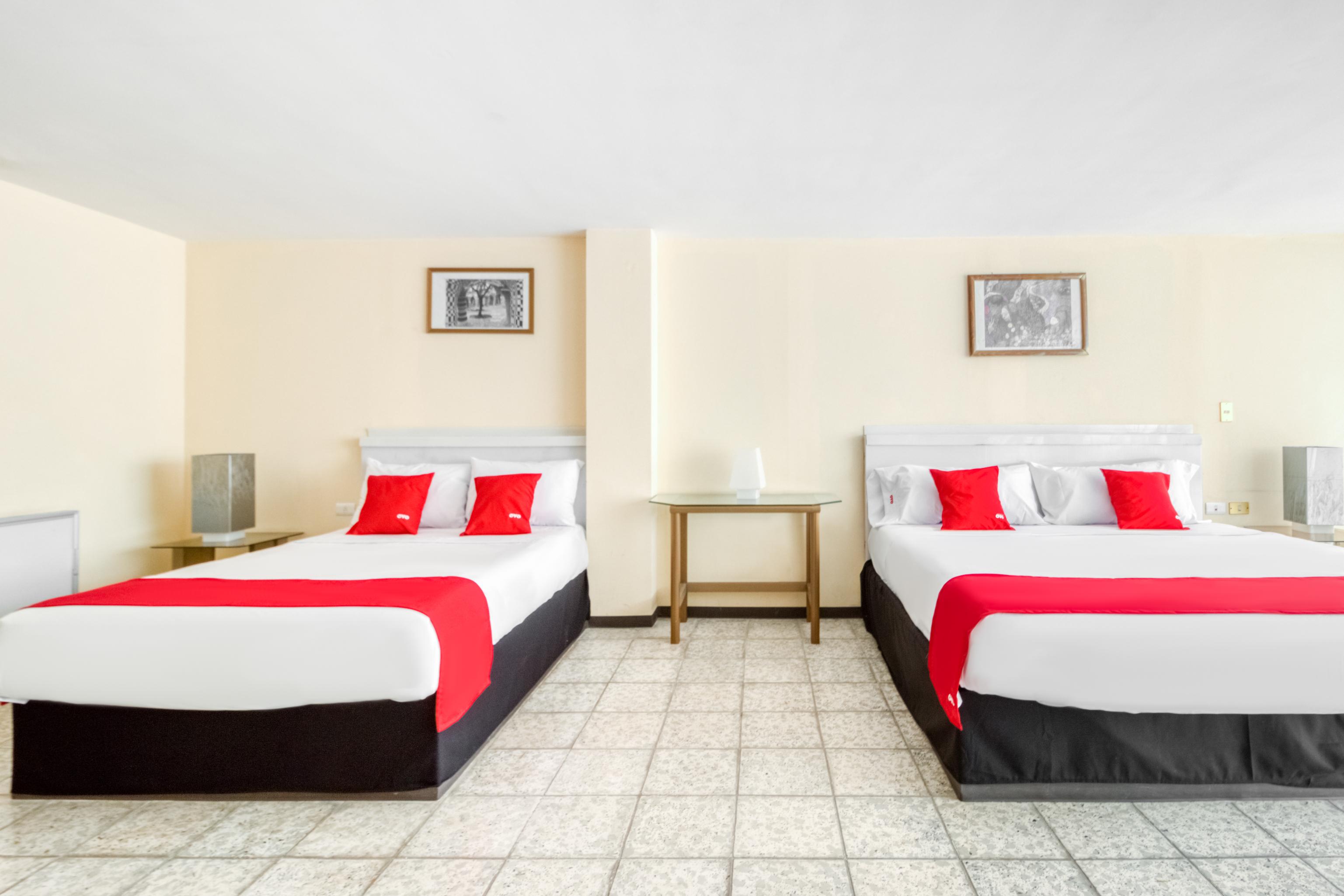 Oyo Del Llanito, Hotel 3*