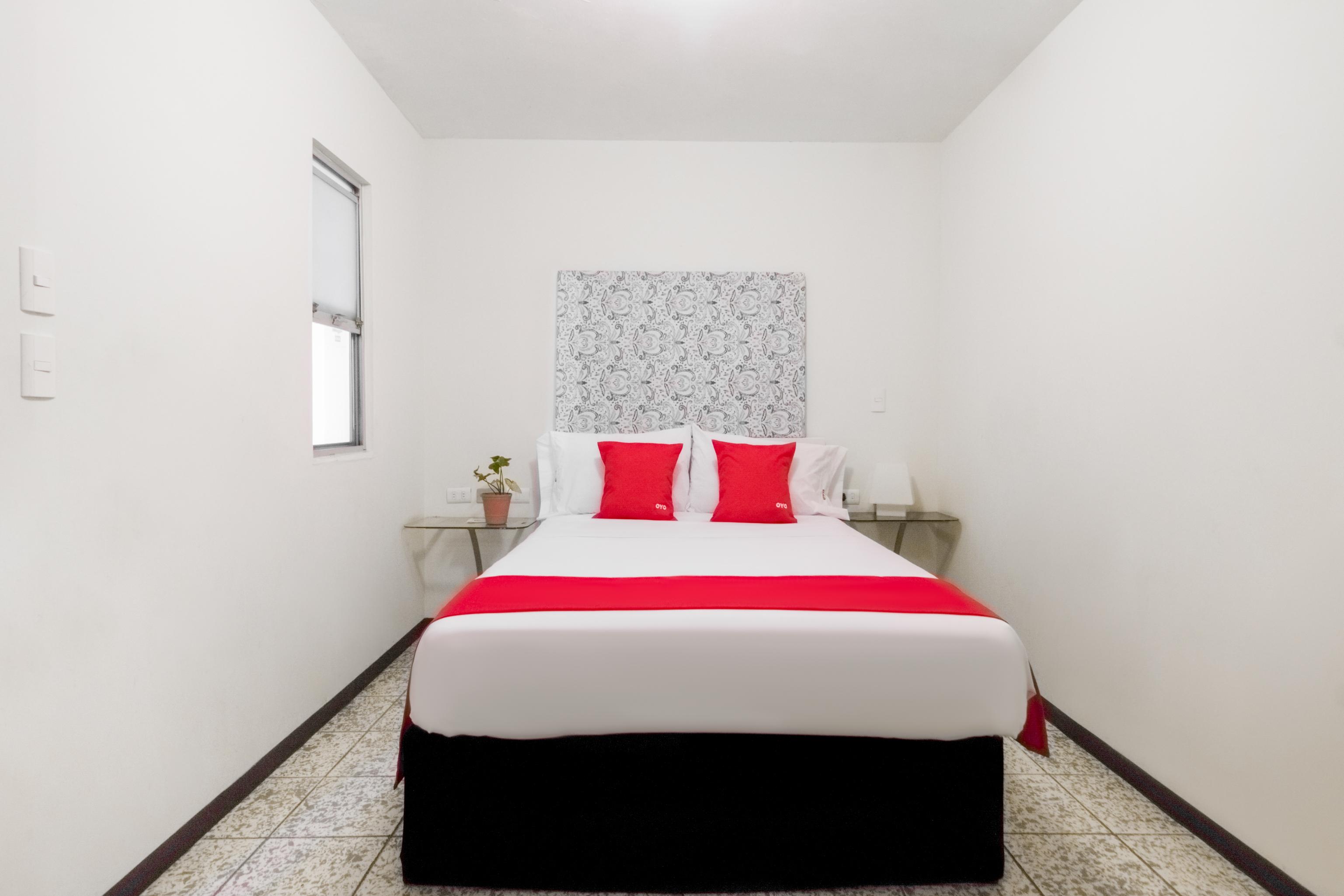 Oyo Del Llanito, Hotel 3*